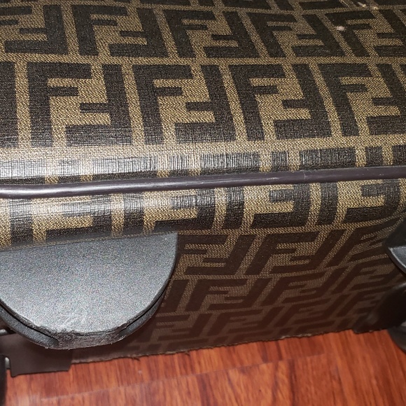 SOLD!! 💸Fendi Trolley Luggage Carry-On Bag - Picture 5 of 8